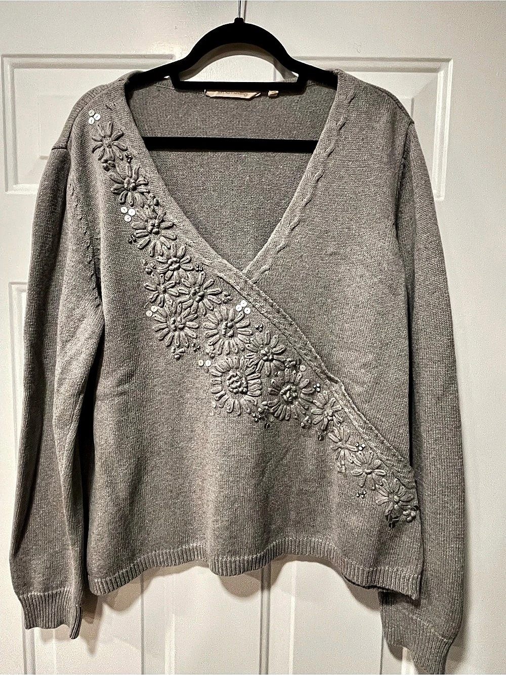 soft surroundings Embroidered V-Neck Sweater in Gray Womens Size XL